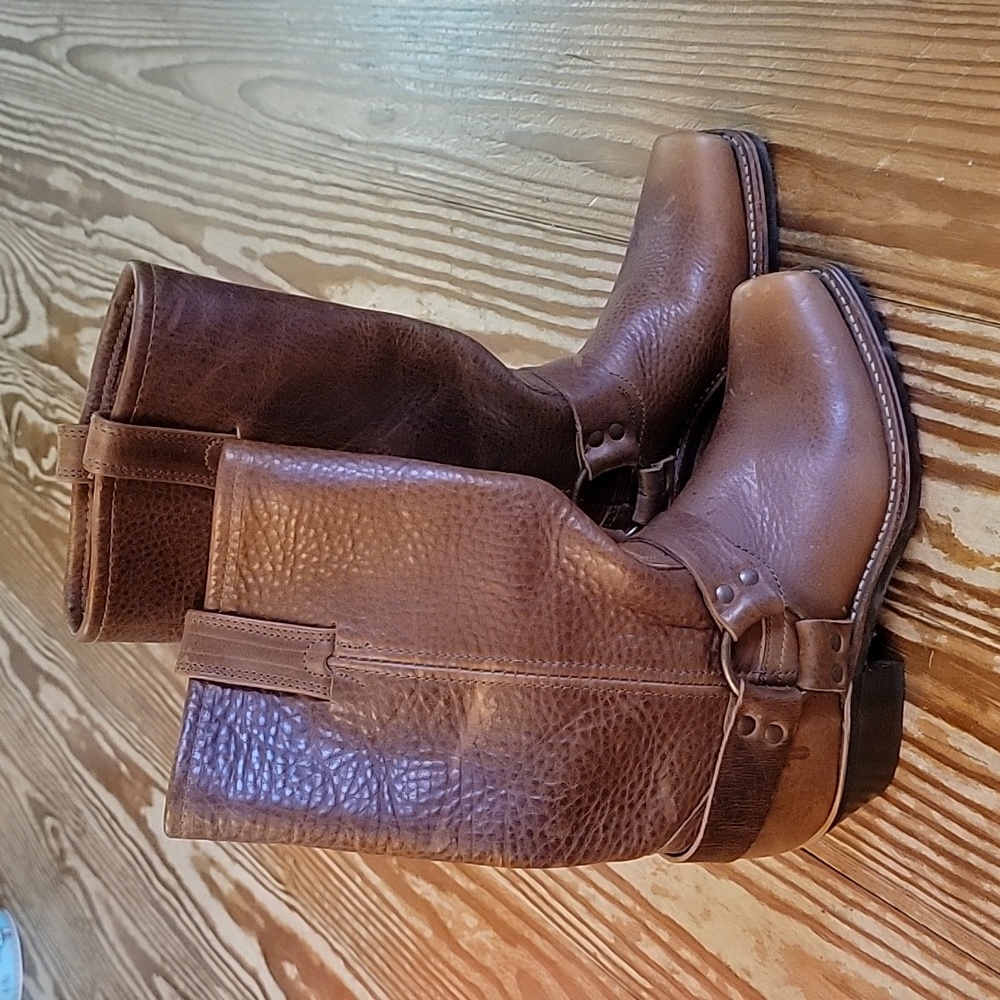 Frye, size 7, chestnut brown